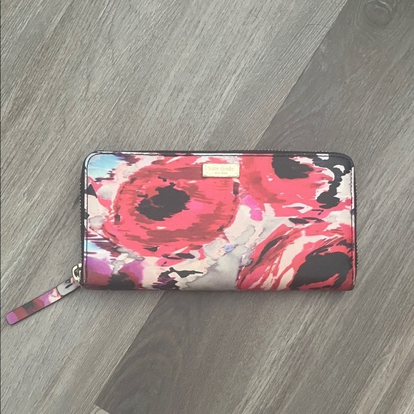 Kate Spade Red and Black Floral Wallet large size - Picture 1 of 12